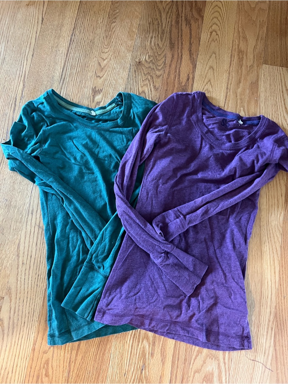 TWO Long Sleeved Shirts! 💚💜